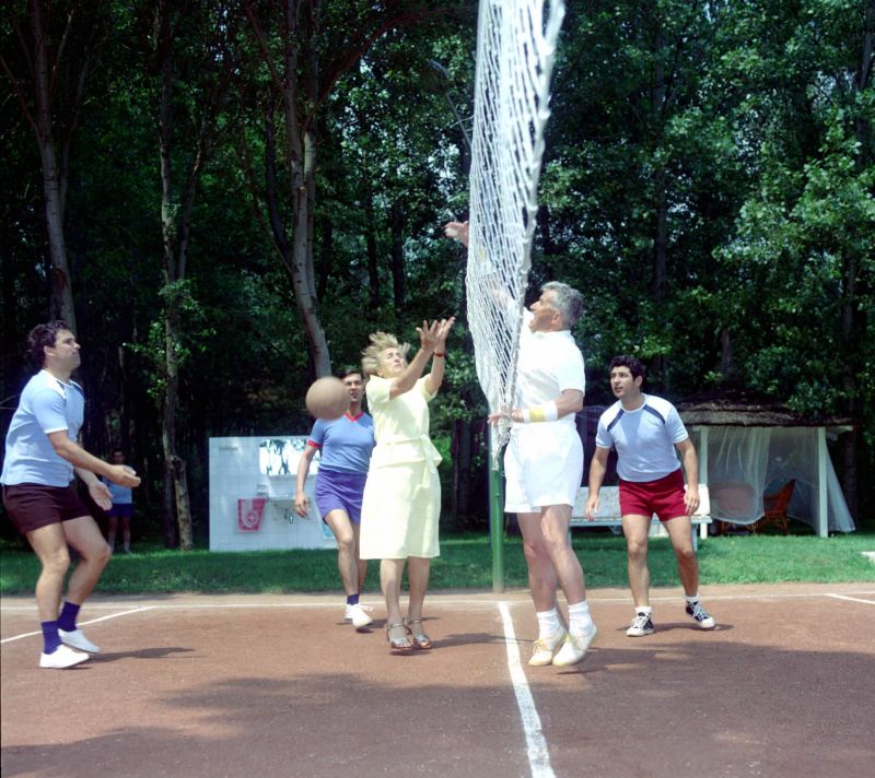 Ceaușescu și sportul: ”Săritura în lungime a tovarășei Anișoara Cușmir a fost prea scurtă! Nu se poate așa!”