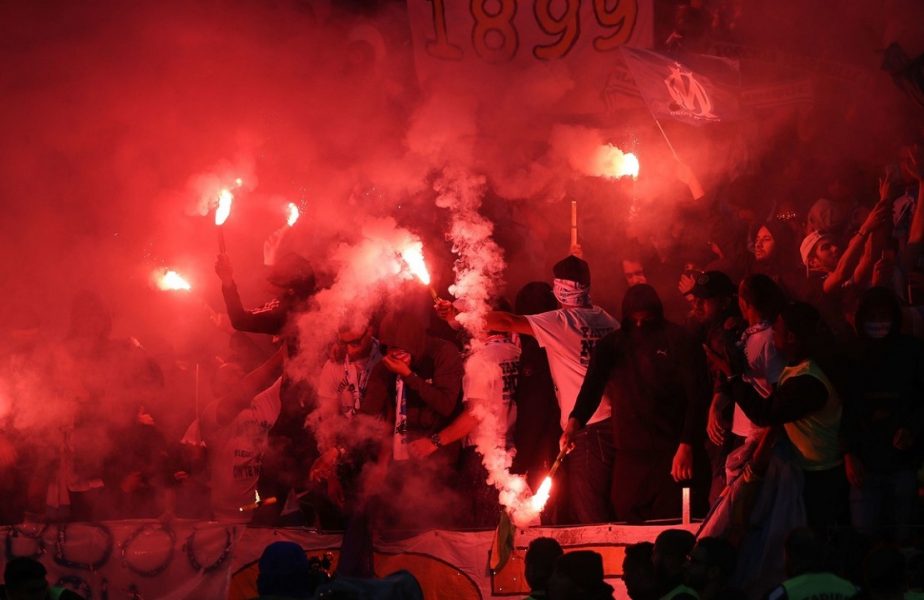 VIDEO | Haos la o fostă campioană a Europei! Sute de fani au dat foc şi au forţat intrarea în baza de antrenament. Meciul lui Marseille, amânat