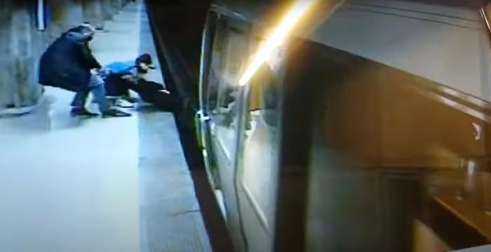 Cine o însoţea pe fata de 15 ani în momentul în care a încercat să se sinucidă în staţia de metrou Dristor