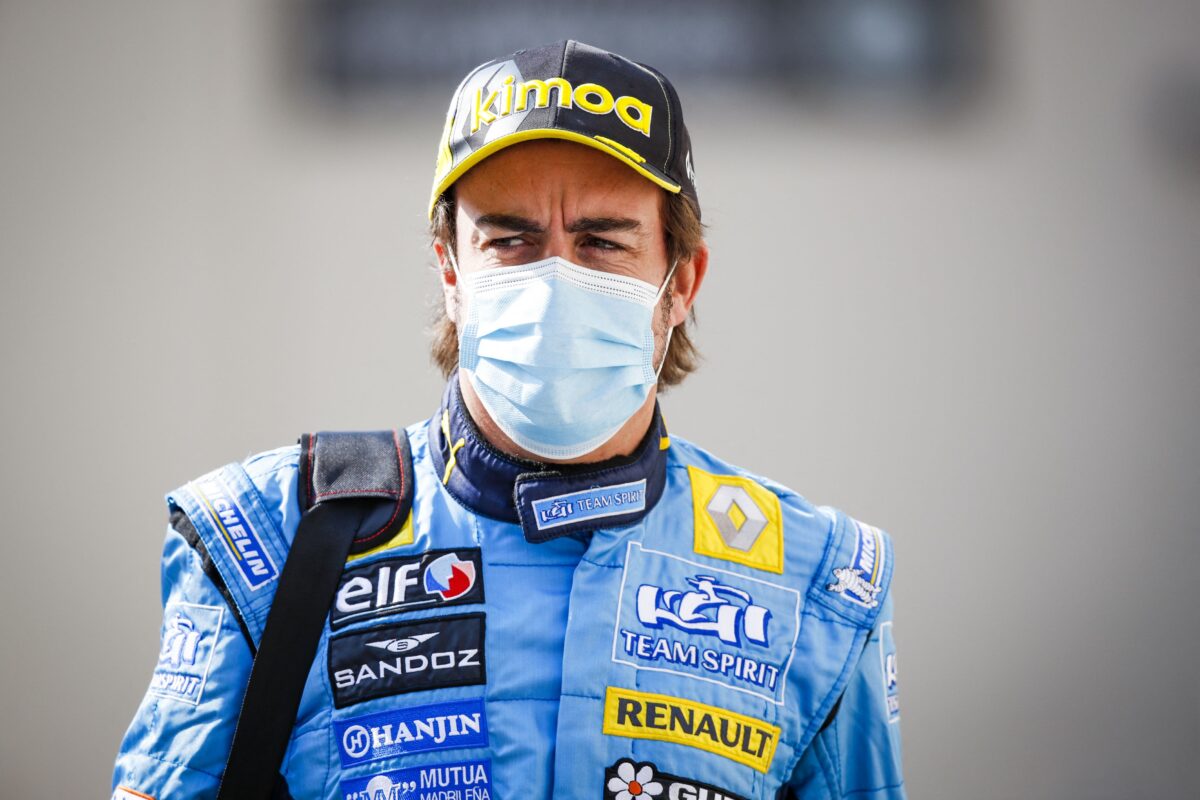 Fernando Alonso a fost transportat cu elicopterul la un spital din Berna. Toți speră să poată începe noul sezon din F1