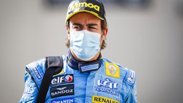 Accident Alonso: A fost lovit la intrarea în magazin. I-au refăcut mandibula fracturată, i-au scos mulți dinți… nefolositori