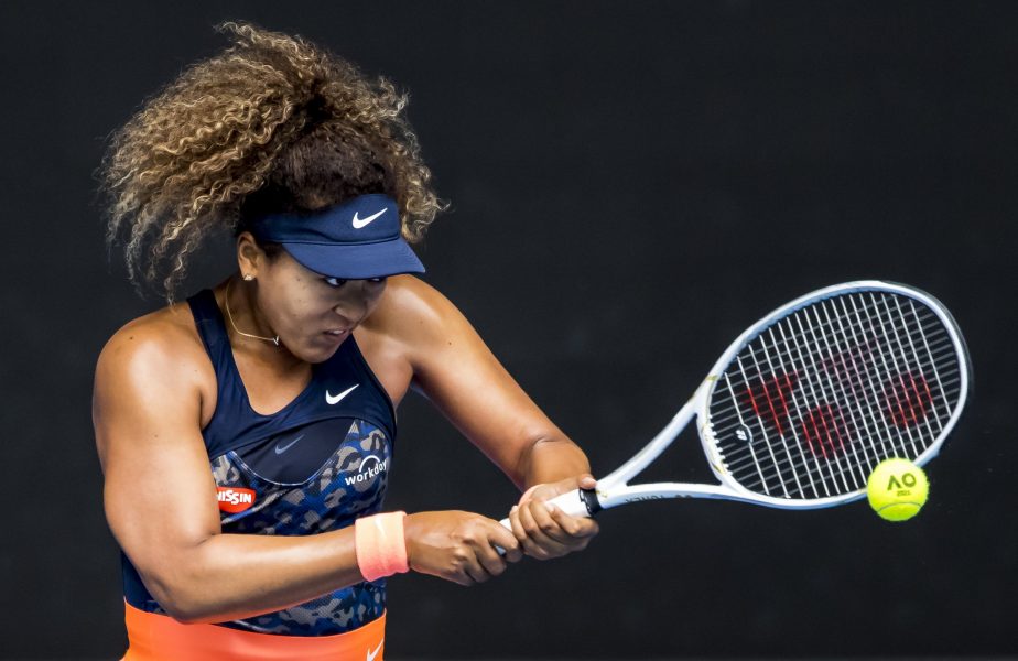 Australian Open 2021 | Naomi Osaka s-a calificat în semifinale şi va juca cu învingătoarea dintre Simona Halep şi Serena Williams