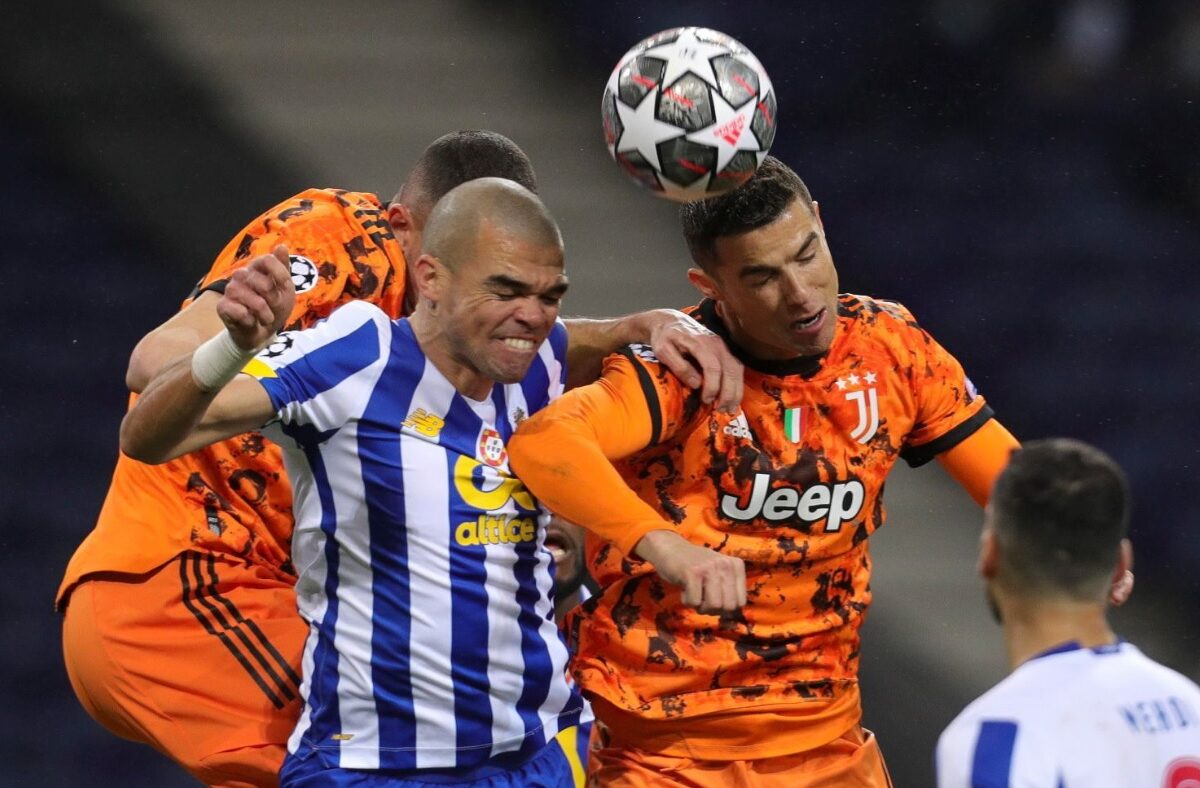 Cristiano Ronaldo, în duel cu Pepe, în Porto - Juventus 2-1