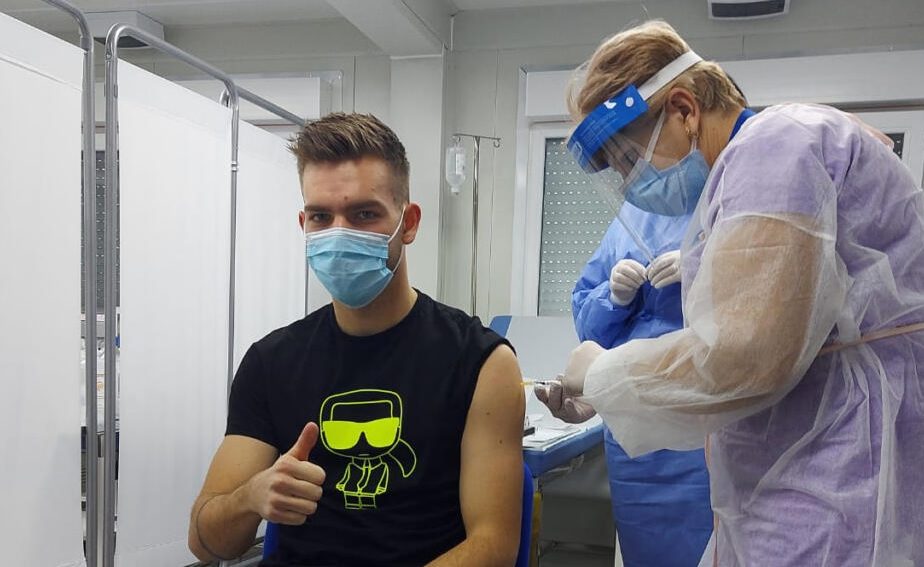Denis Haruţ şi Nicolae Dică s-au vaccinat împotriva Covid-19. A început campania "fotbalul se vaccinează!"