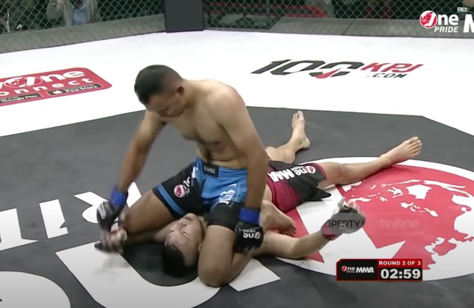 VIDEO | Un meci de MMA între doi necunoscuți a devenit viral peste noapte. Cum au terminat lupta cei doi sportivi