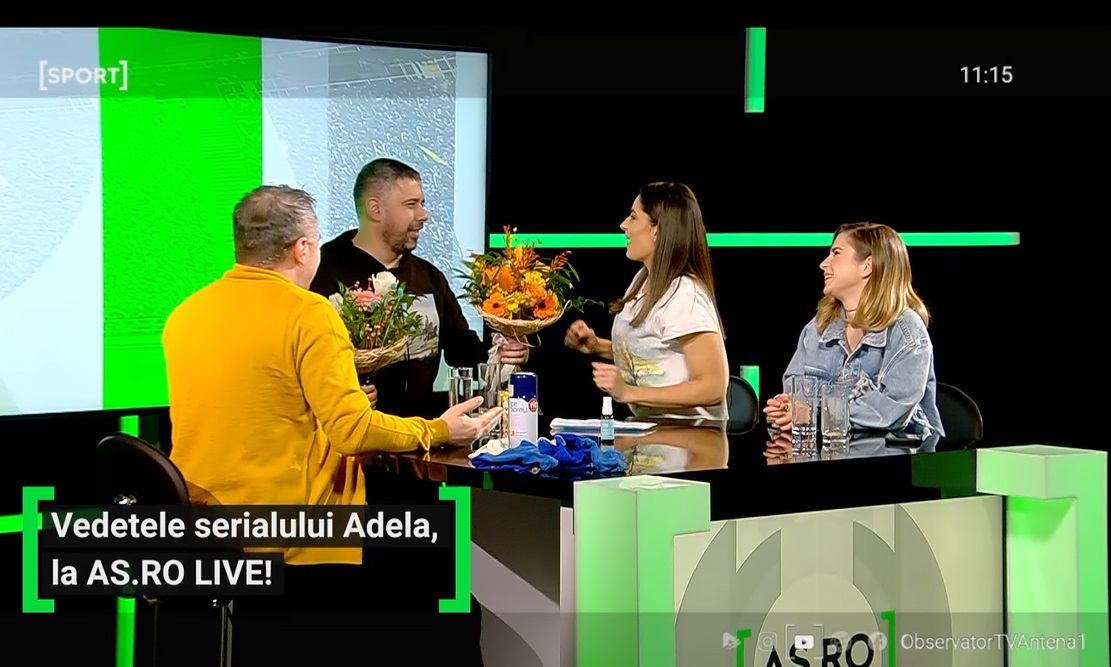EXCLUSIV AS.ro LIVE! Vedeta din Adela, cerută în căsătorie în direct :)! Oana Moșneagu, reacție de neprețuit când a primit buchetul de flori