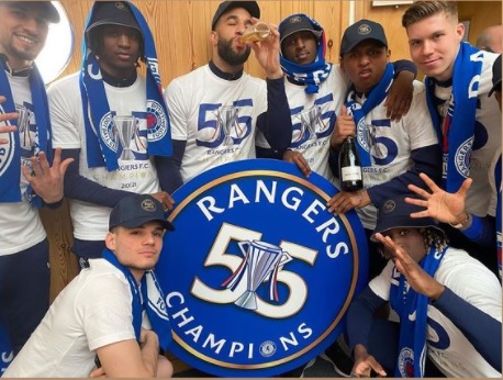 Ianis Hagi a scos şampania de la rece! Rangers e campioană după 10 ani. Cum sărbătoreşte internaţionalul român primul titlu din carieră