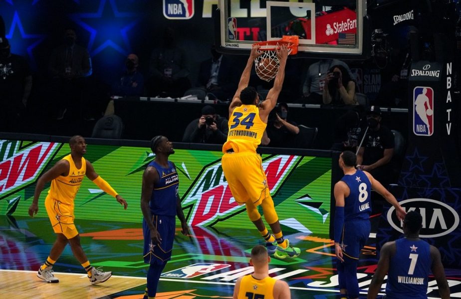 VIDEO All Star Game 2021 | Record uluitor stabilit de noul star din NBA: "Kobe Bryant ar fi fericit". Cel mai spectaculos coş, de la jumătatea terenului