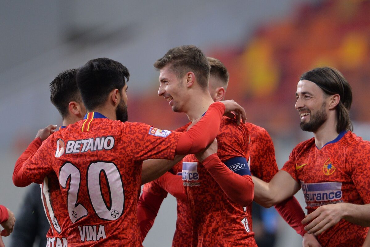 UTA – FCSB 0-1 | Formaţia roş-albastră şi-a consolidat poziţia de lider în Liga 1. Moruţan a marcat cu o super lovitură de cap. Urmează derby-ul cu CFR!