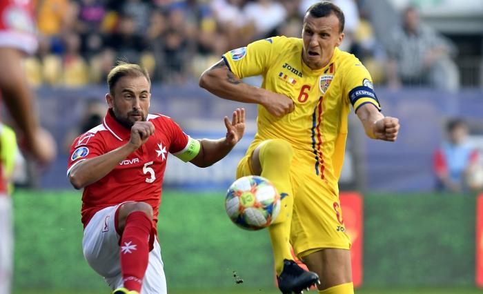 Vlad Chiricheş a revenit după accidentare şi poate juca în preliminariile CM 2022. Căpitanul tricolorilor, printre cei mai slabi jucători ai lui Sassuolo