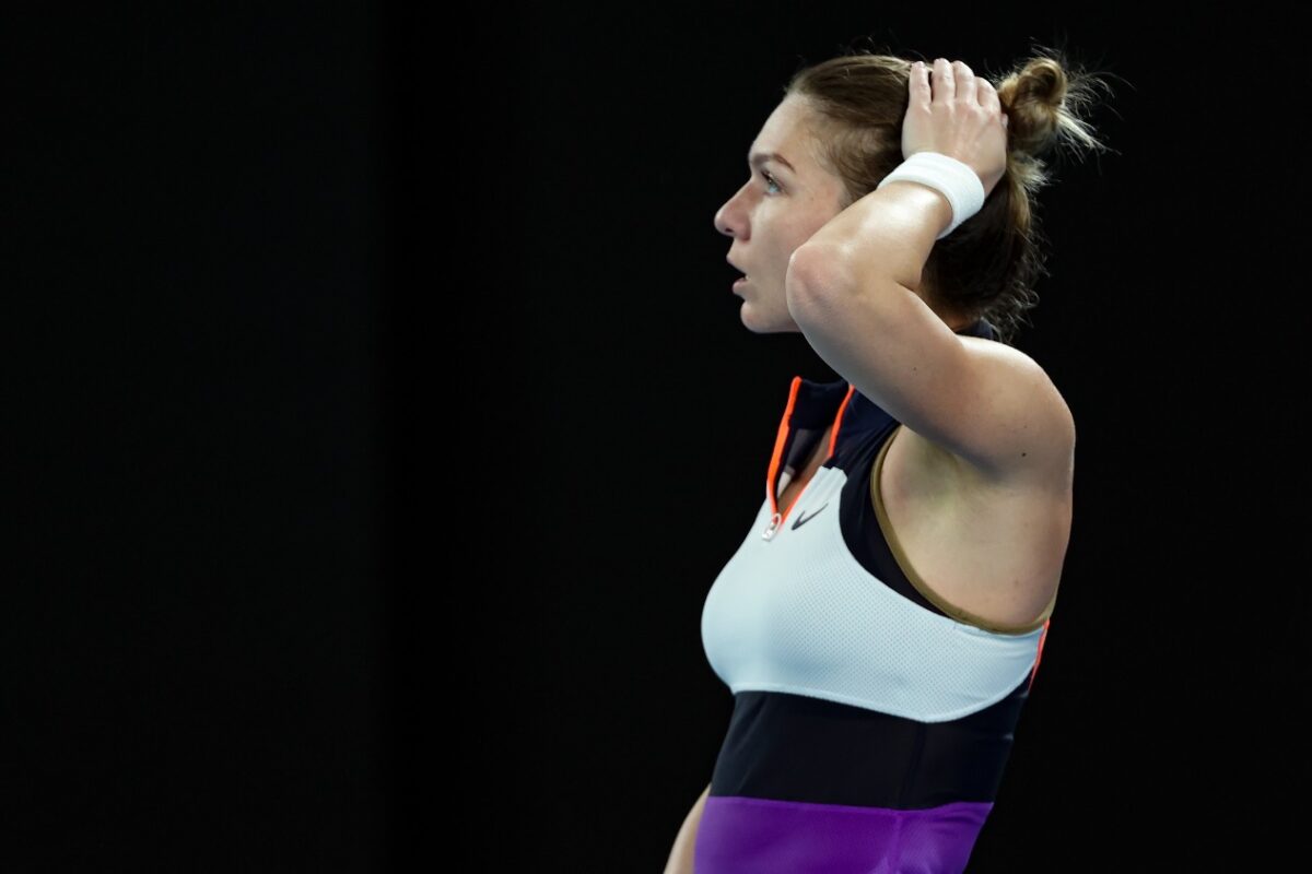 Simona Halep în timpul unui meci de la Australian Open 2021