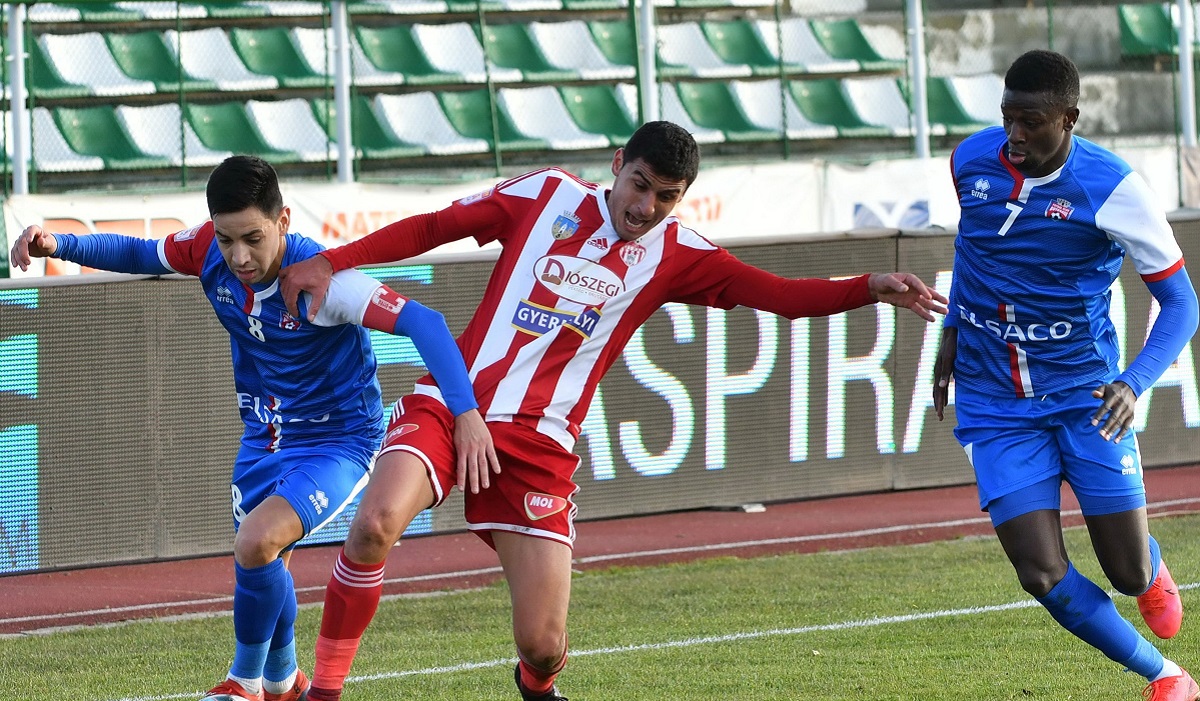 Echipele FC Botoșani și Sepsi Sf. Ghoerghe într-un meci din Liga 1