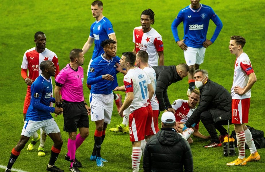 Scene halucinante după Rangers – Slavia Praga 0-2. Un jucător al cehilor a fost bătut de jucătorii lui Gerrard. A fost chemată poliţia