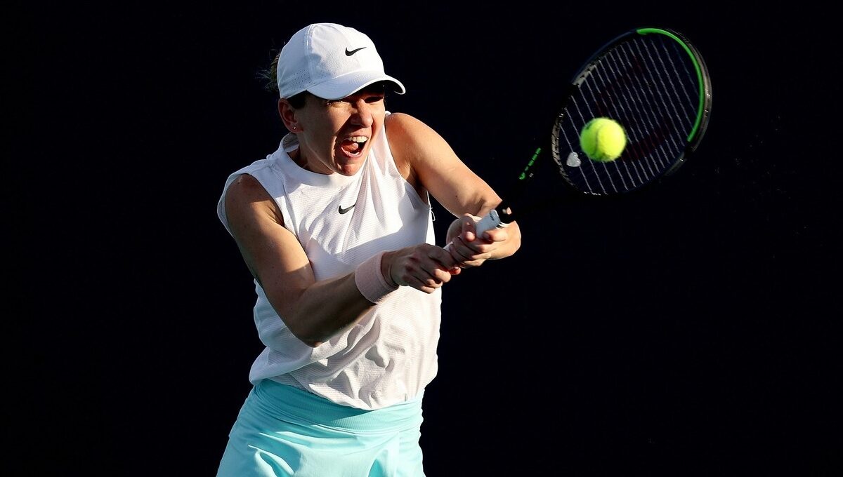 Simona Halep, pe terenul de tenis