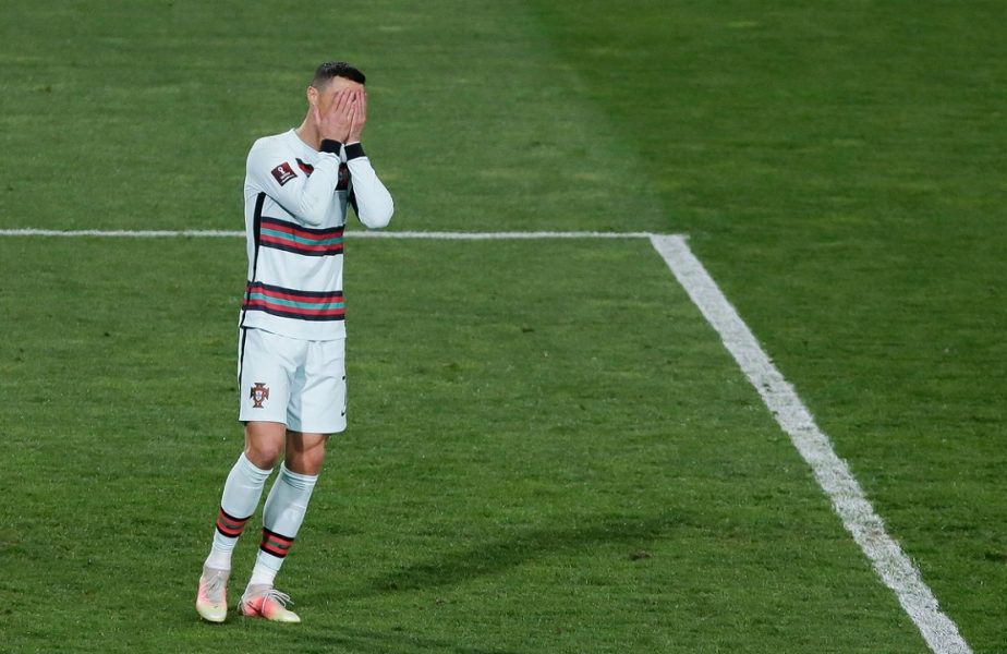 Cristiano Ronaldo, criticat dur după ce a dat cu banderola de pământ în Serbia – Portugalia 2-2: "E inacceptabil"