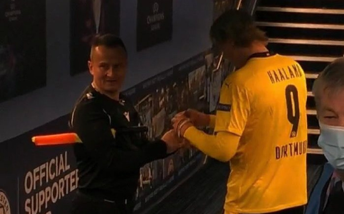 VIDEO. Manchester City – Borussia Dortmund 2-1 | Octavian Şovre i-a cerut autograf lui Erling Haaland. Englezii au luat foc. "Nu poţi face asta!"