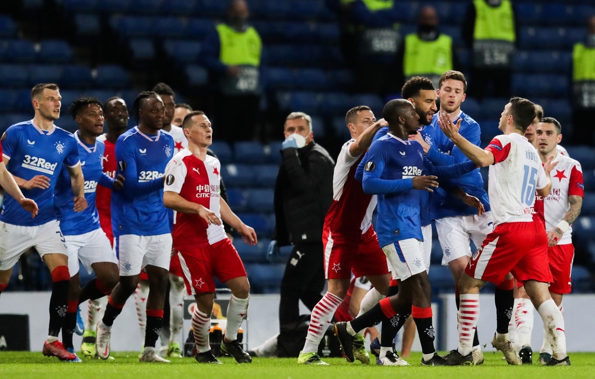 UEFA, suspendări drastice după cazul de rasism din meciul Rangers – Slavia Praga. Coechipierul lui Stanciu, Ondrej Kudela, va avea de suferit!