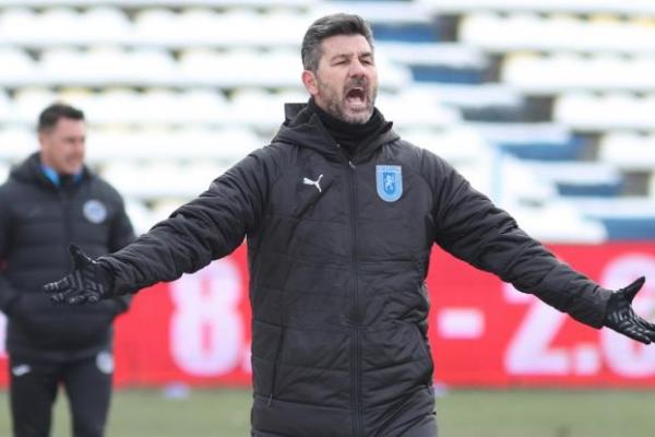Botoșani – Craiova 1-1 | Marinos Ouzounidis, ieșire nervoasă: "Ăsta n-a fost fotbal!" Strigăt disperat al grecului: "Avem nevoie de VAR"