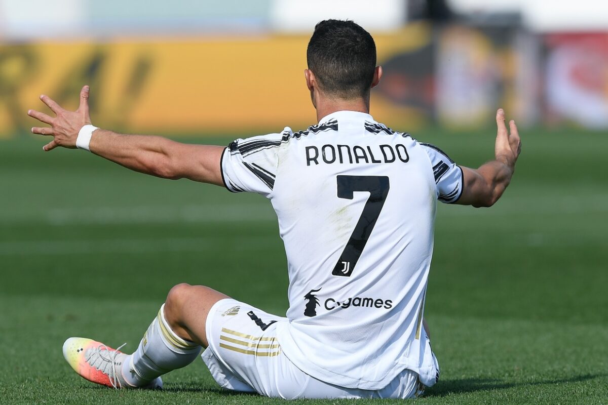 Cristiano Ronaldo, aproape de plecarea de la Juventus! "Viitorul lui atârnă de un fir de aţă". Final de sezon infernal pentru bianconeri