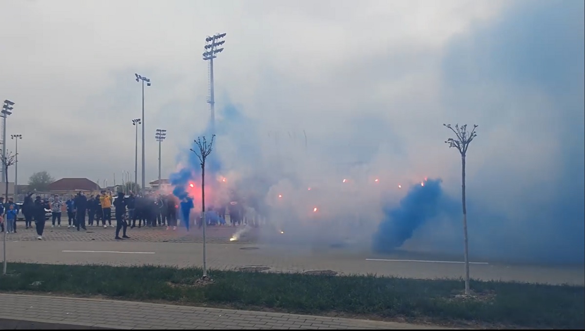 Universitatea Craiova – FCSB | Atmosferă senzaţională în Bănie! Fanii olteni au dat recital înaintea derby-ului VIDEO