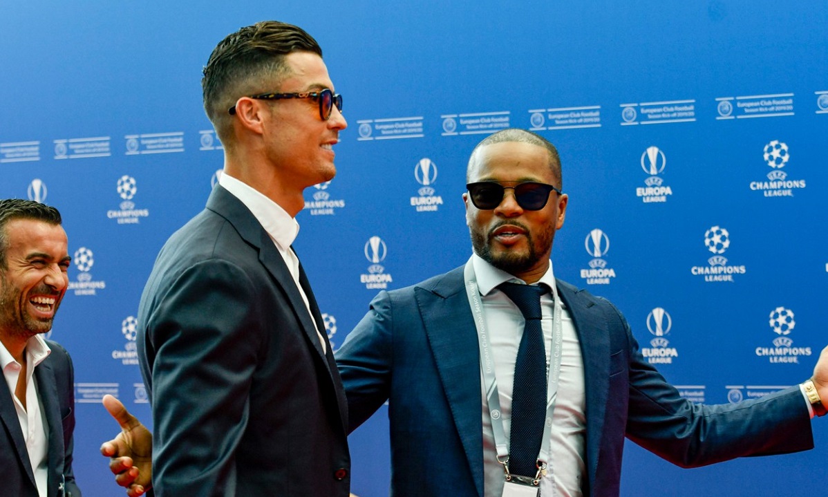 Patrice Evra şi-a arătat "pătrăţelele" şi i-a transmis un mesaj lui Cristiano Ronaldo: "Nu fi gelos, frate!"