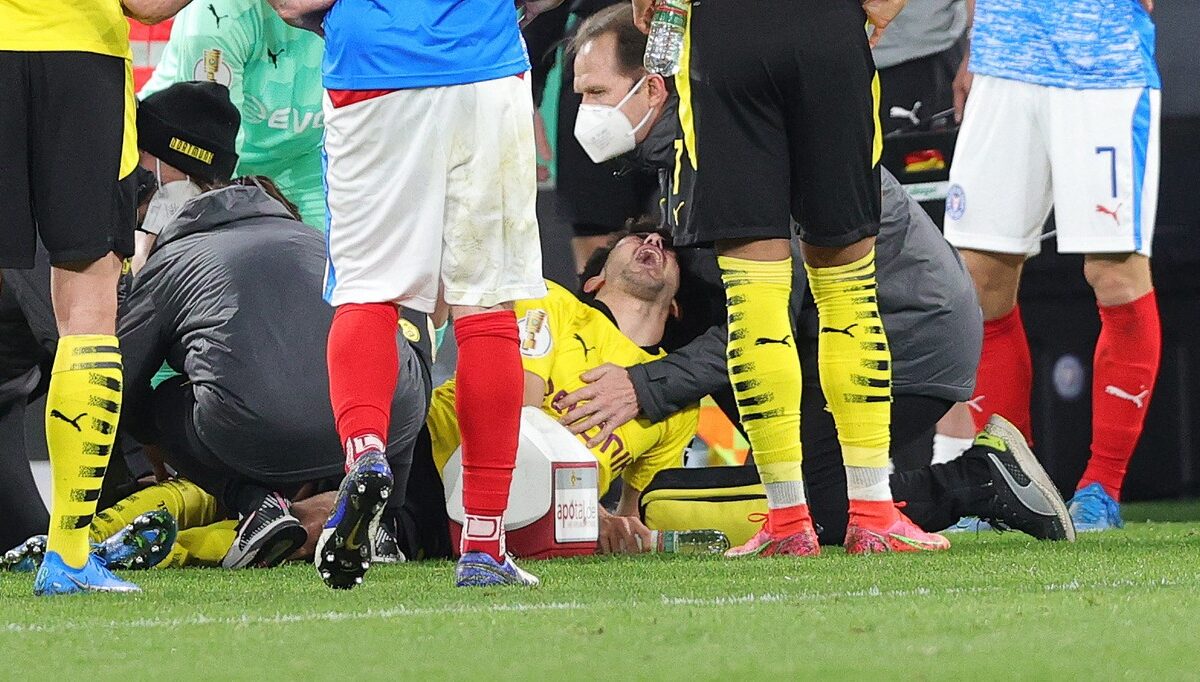 Imagini groaznice în Borussia Dortmund – Kiel 5-0. Mateu Morey a suferit o accidentare horror. Haaland și-a pus mâna la ochi