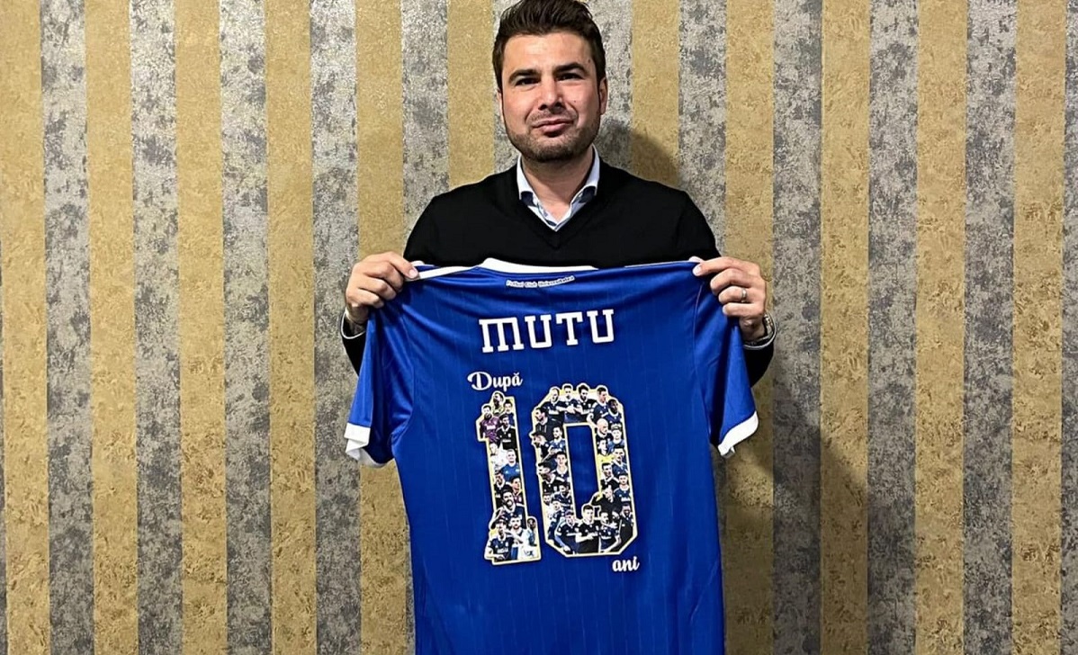 OFICIAL. Adrian Mutu a semnat cu FC U Craiova! Ce salariu va avea „Briliantul şi ce obiectiv i-a pus Adrian Mititelu