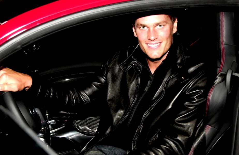 Cel mai bogat fotbalist american, Tom Brady, se bate cu Ronaldo și Radoi la mașini!