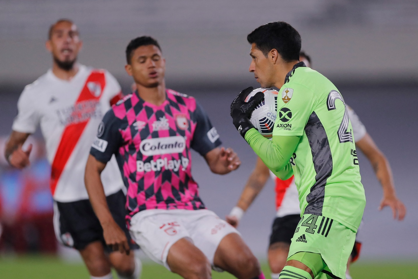 Enzo Perez a apărat accidentat 90 de minute într-un meci de Copa Libertadores / Profimediaimages