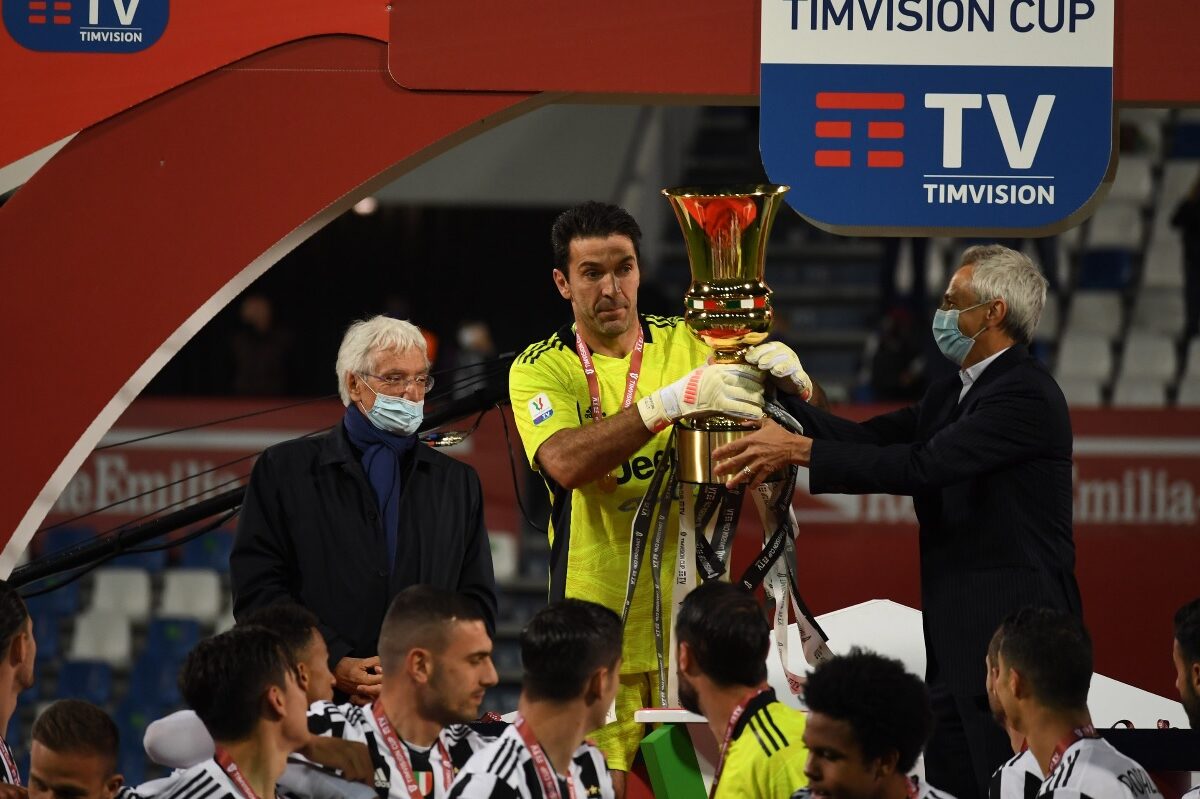 Gianluigi Buffon a câştigat Cupa Italiei pentru a şasea oară! A cucerit trofeul cu Enrico Chiesa, dar şi cu fiul acestuia