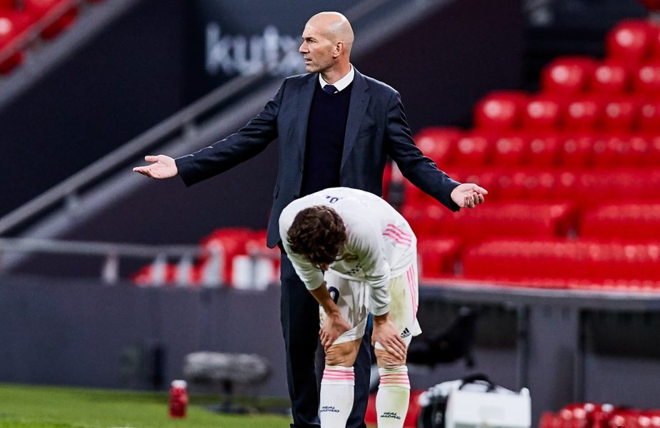 Zinedine Zidane a răbufnit! Nu pleacă de la Real Madrid! „Cum aş putea să le spun jucătorilor mei acum că voi pleca? Este o minciună”