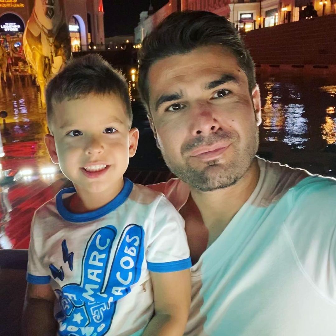 Adrian Mutu şi fiul său cel mic, Tiago / Foto: Instagram Adrian Mutu