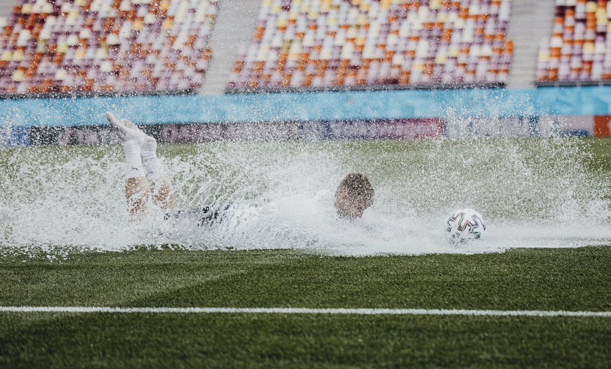 EURO 2020 | „E deranj mare! Au fost peste 50 de litri pe metru pătrat! Dumitru Dragomir, reacţie categorică după potopul de pe Arena Naţională: „Nu ne facem deloc de râs!