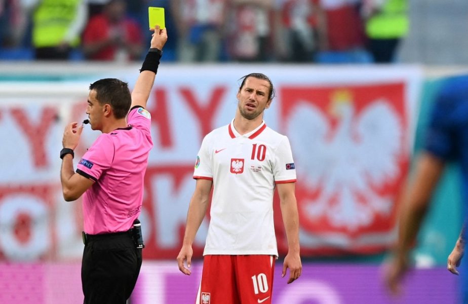 Ovidiu Hațegan a arătat primul roșu de la Euro 2020! Polonezul Krychowiak, „victima” arbitrului român