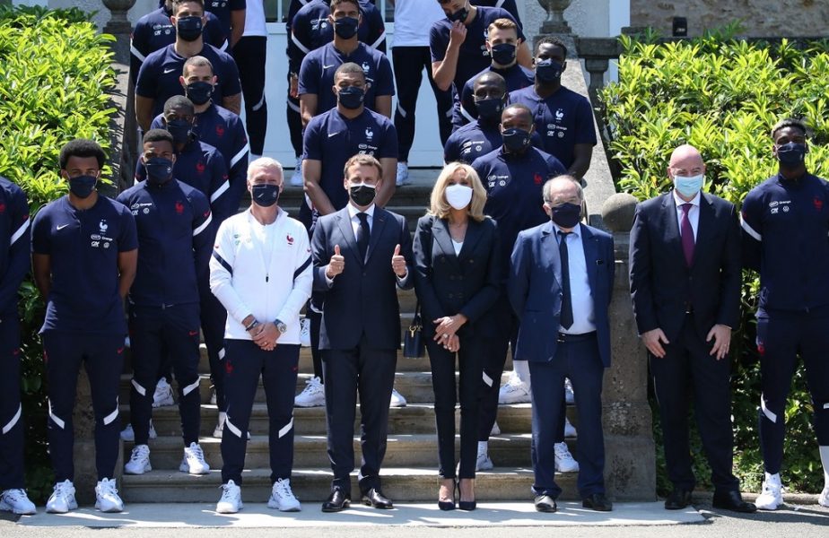 Euro 2020 | Emmanuel Macron i-a vizitat pe Mbappe și Benzema în cantonament! Ce mesaj a transmis președintele Franței