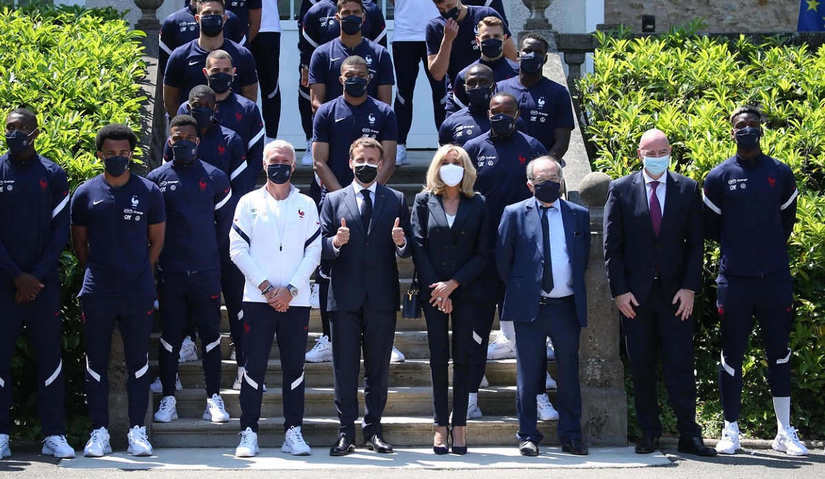 Euro 2020 | Emmanuel Macron i-a vizitat pe Mbappe și Benzema în cantonament! Ce mesaj a transmis președintele Franței