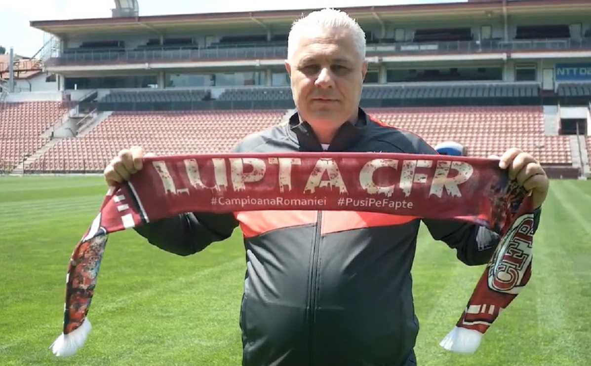 Marius Şumudică, pe stadionul lui CFR Cluj, după ce a fost prezentat oficial ca antrenor