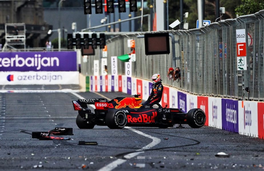 Nebunie totală în Marele Premiu al Azerbaidjanului. Verstappen a suferit un accident, iar Hamilton a gafat incredibil! Victorie uriaşă pentru Sergio Perez