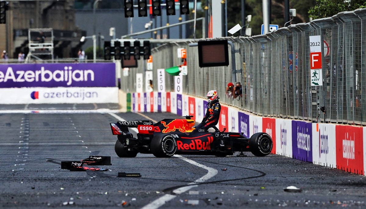 Max Verstappen a suferit un accident