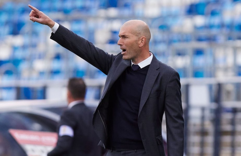 Zinedine Zidane şi clauza uriaşă de 10 milioane de euro din contractul cu Real Madrid. E la cuţite cu Florentino Perez