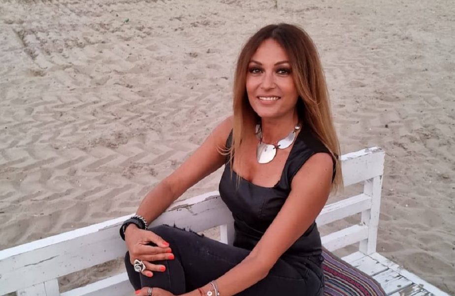 Diva din România care, la 51 de ani, a încins atmosfera la malul mării