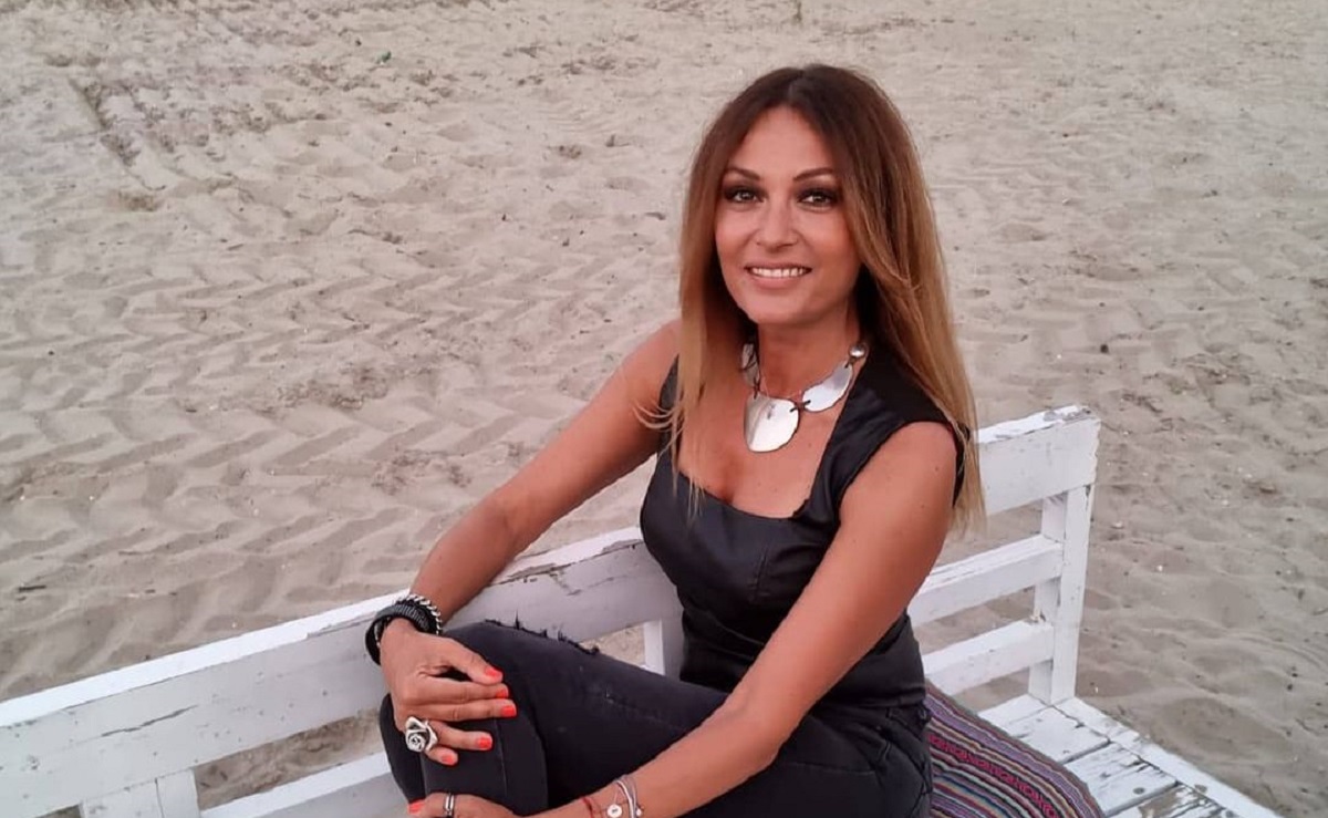 Diva din România care, la 51 de ani, a încins atmosfera la malul mării