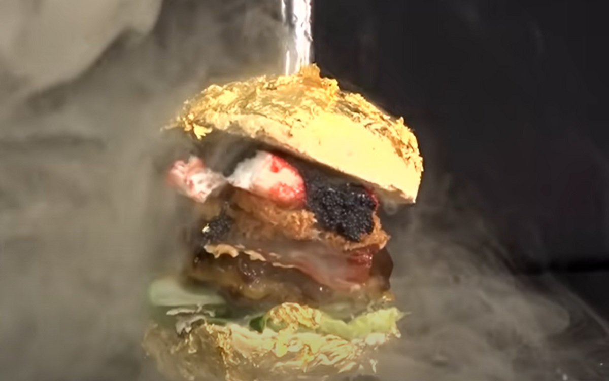 Cel mai scump burger din lume, cât salariul lui Dinu Todoran la FCSB! Ce ingredientele de lux sunt folosite