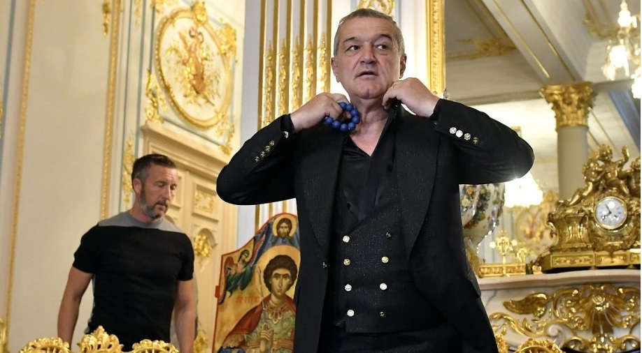 Becali, atac cu talpa la un apropiat