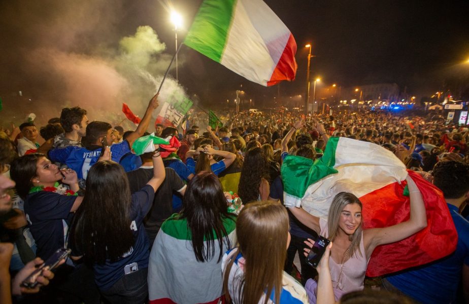Fanii Italiei sărbătoresc una dintre victoriile de la Euro 2020