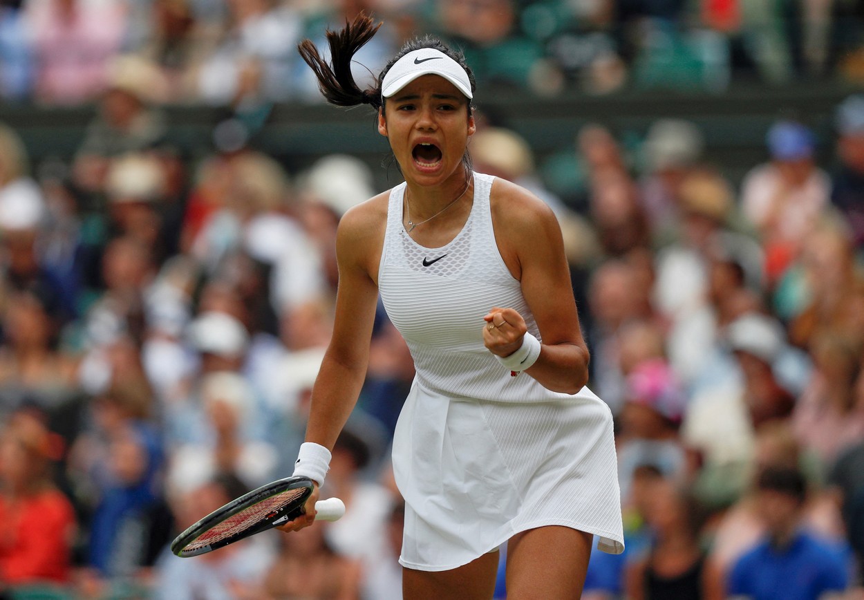 Emma Răducanu, victorie cu Sorana Cîrstea, în turul 3 de la Wimbledon