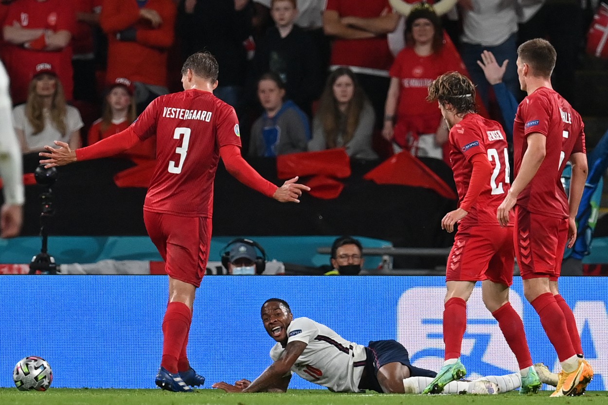 Anglia – Danemarca 2-1 | Reacţii dure după ce Kane a marcat dintr-un penalty controversat: „Ăsta e penalty? Nu glumiţi, vă rog! Wenger: „Nu e! Nu înţeleg de ce nu i-au spus arbitrului