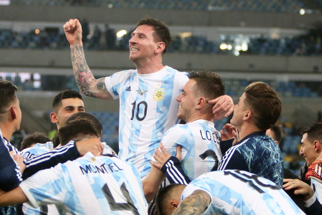 Lionel Messi a dansat cu trofeul în vestiar! Cei trei copii l-au felicitat într-un clip care a devenit viral + Messi a jucat accidentat