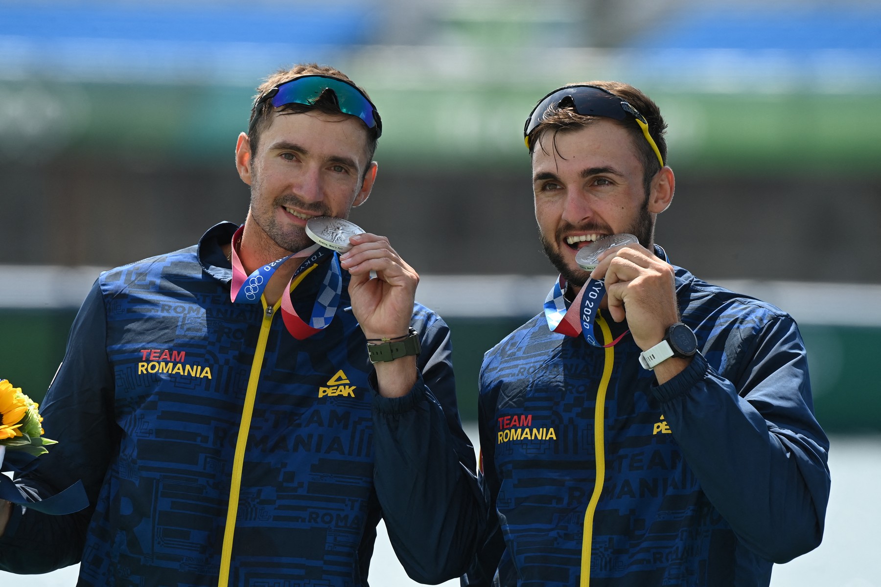 Marius Cozmiuc și Ciprian Tudosă, cu medaliile de argint