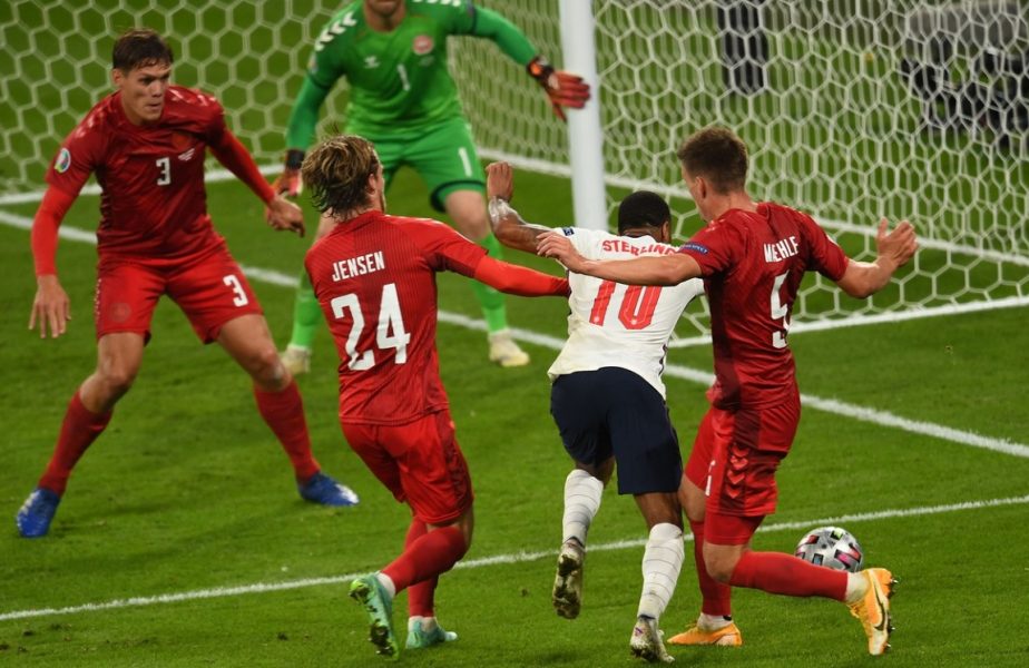 Ciprian Marica şi Victor Piţurcă, contre în direct după Anglia – Danemarca 2-1. „Strigător la cer, viciere de rezultat”/”A fost penalty”